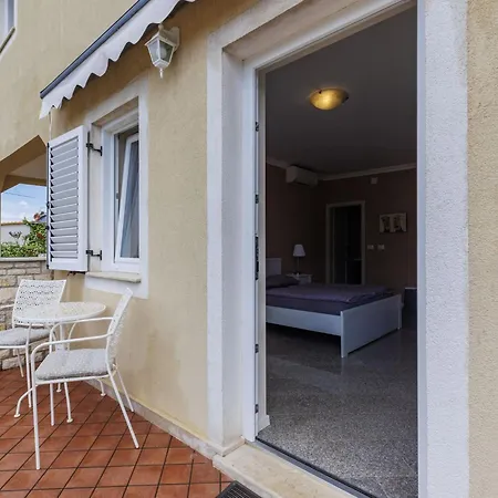 Apartmán Ester-2 By Interhome *