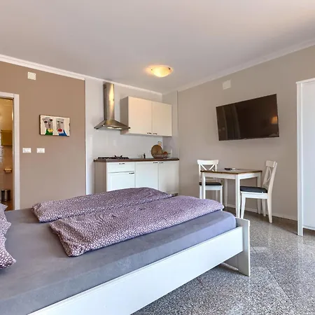 Apartmán Ester-2 By Interhome *